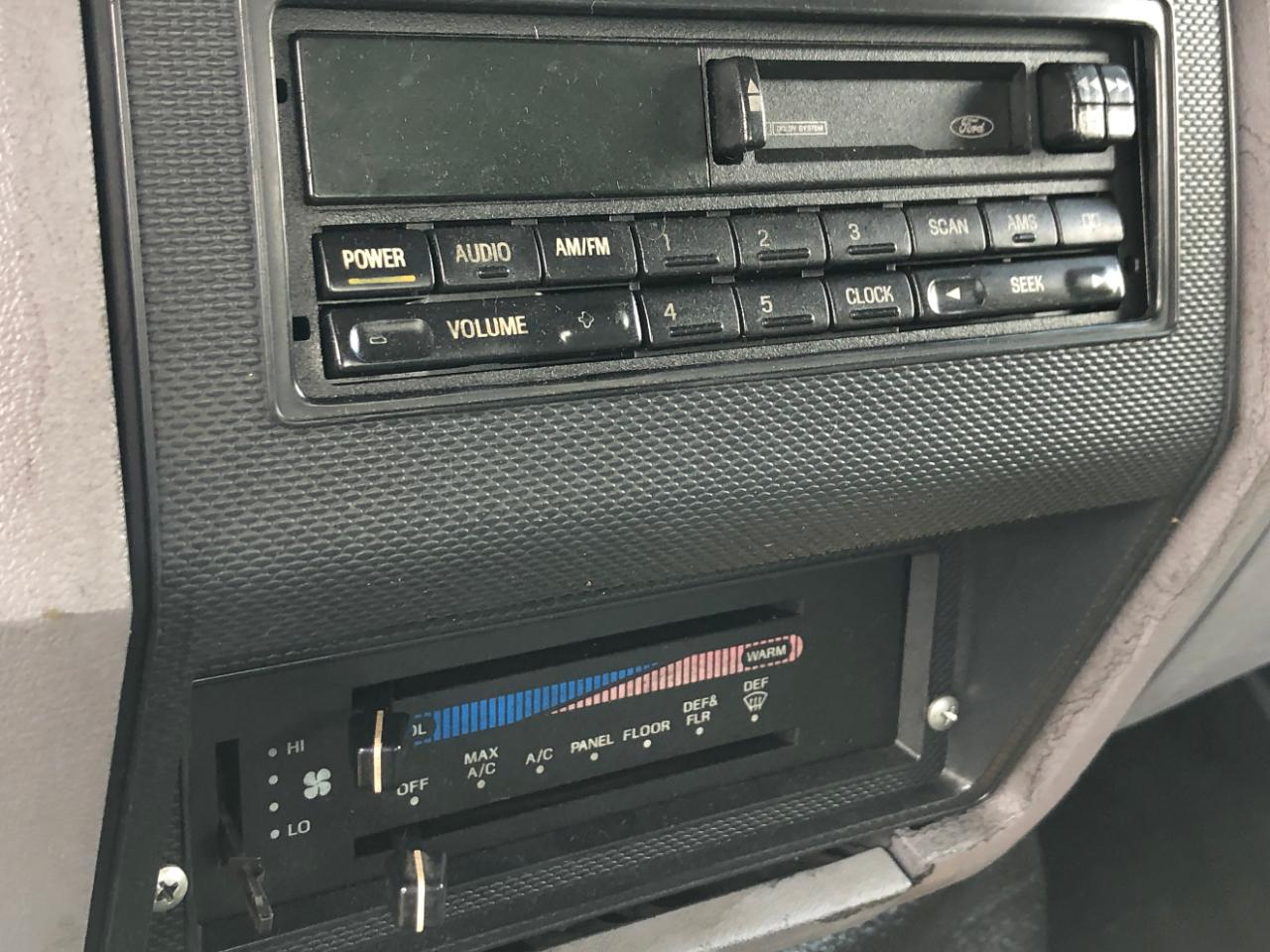 Ford F800 - 1999