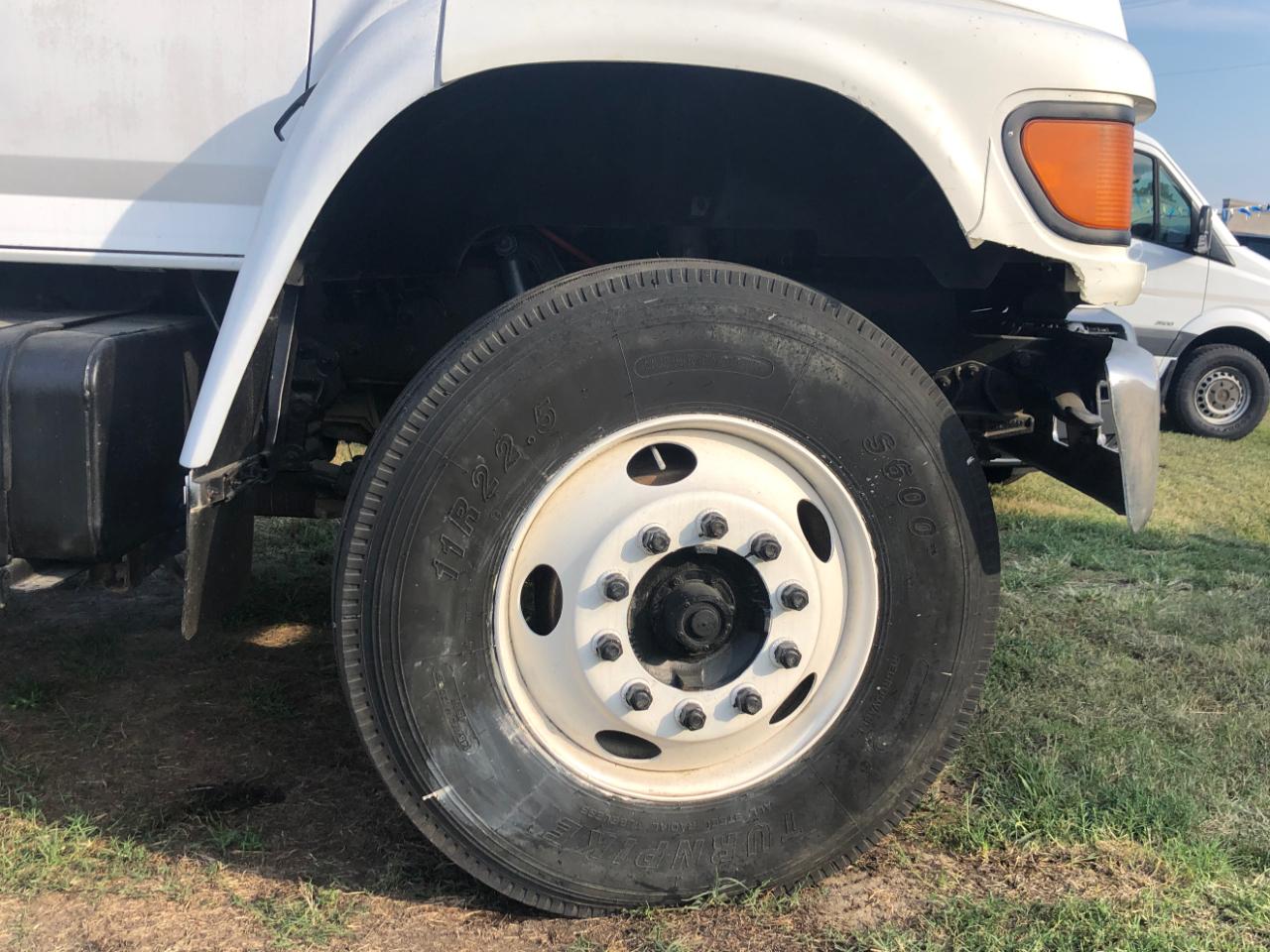 Ford F800 - 1999