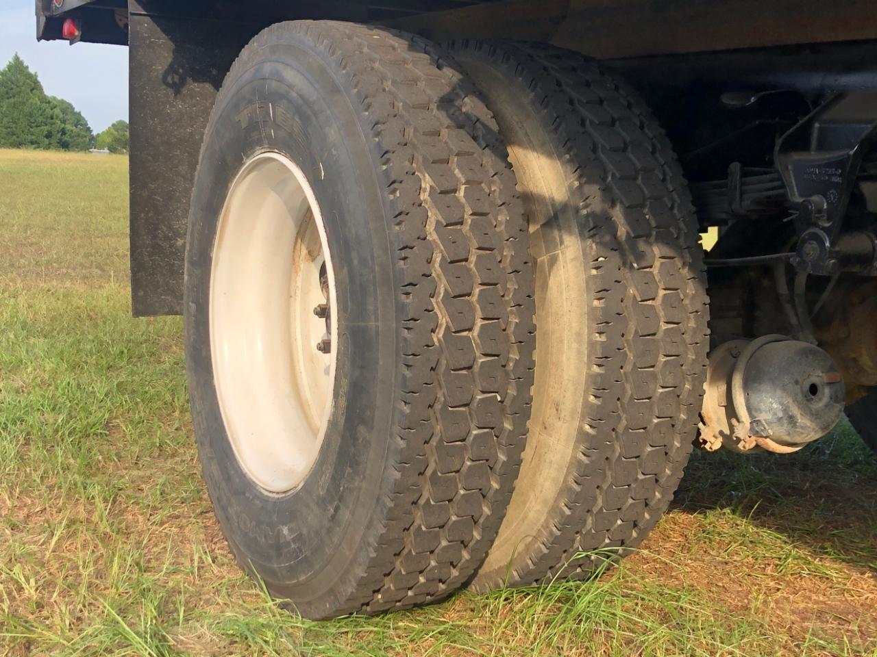 Ford F800 - 1999