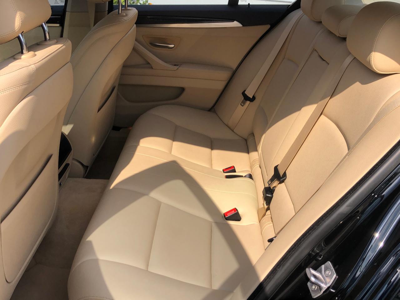 BMW 5 Series 4dr Sdn 528i RWD 2015