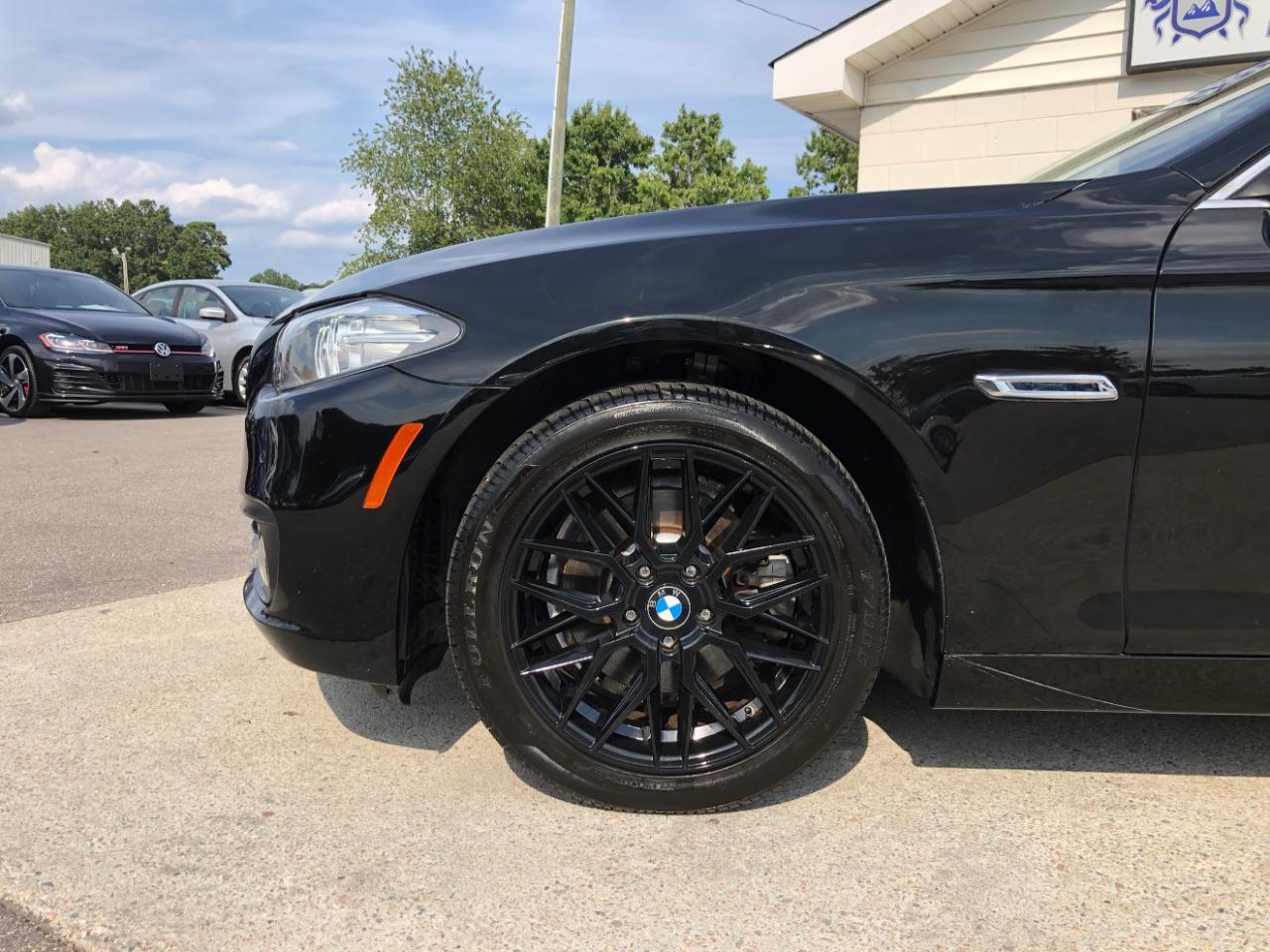 BMW 5 Series 4dr Sdn 528i RWD 2015