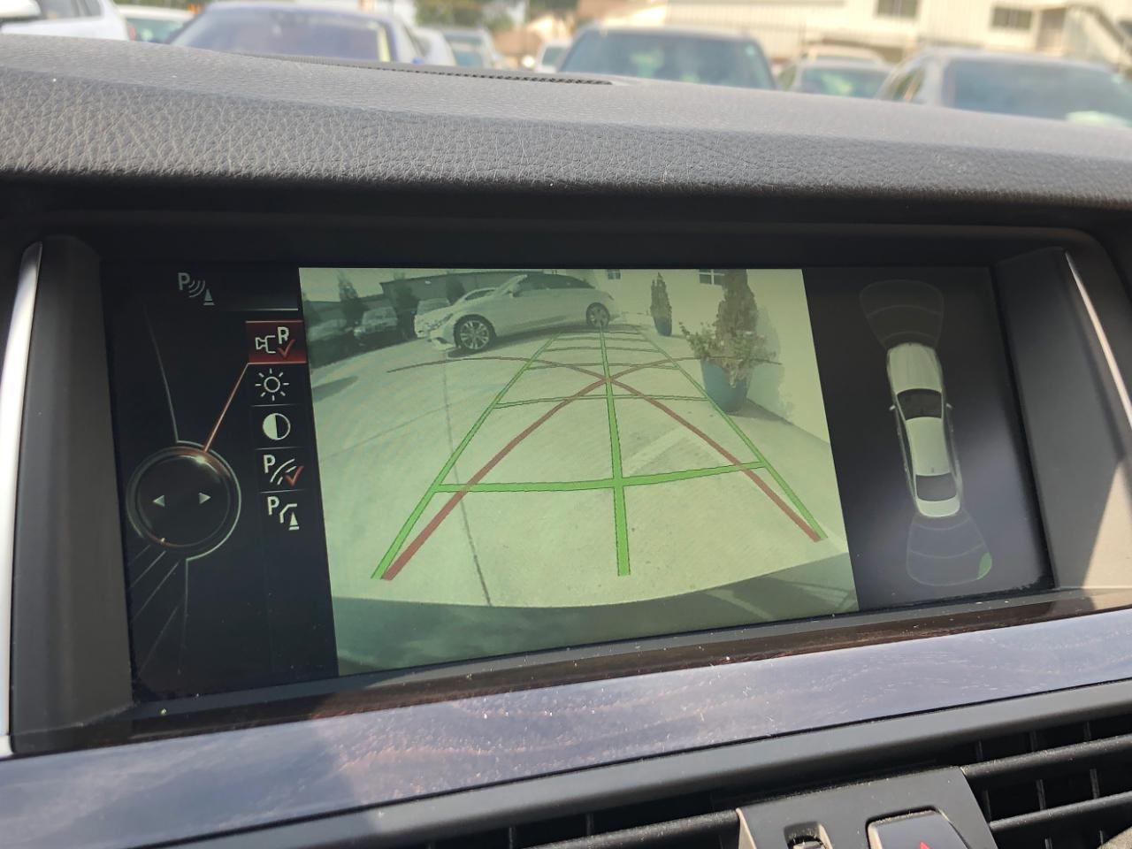 BMW 5 Series 4dr Sdn 528i RWD 2015