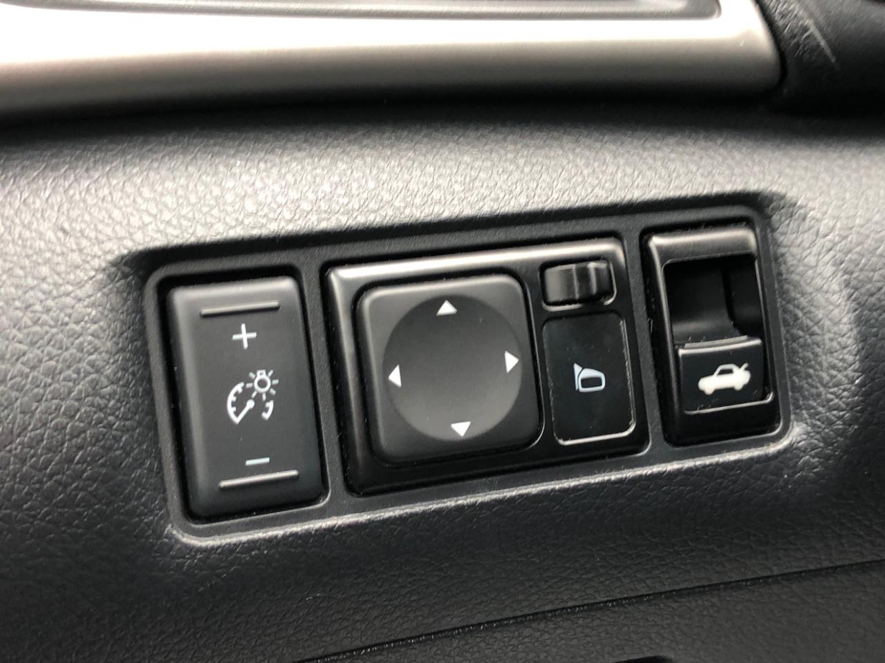 Nissan Sentra 4dr Sdn I4 CVT S 2016