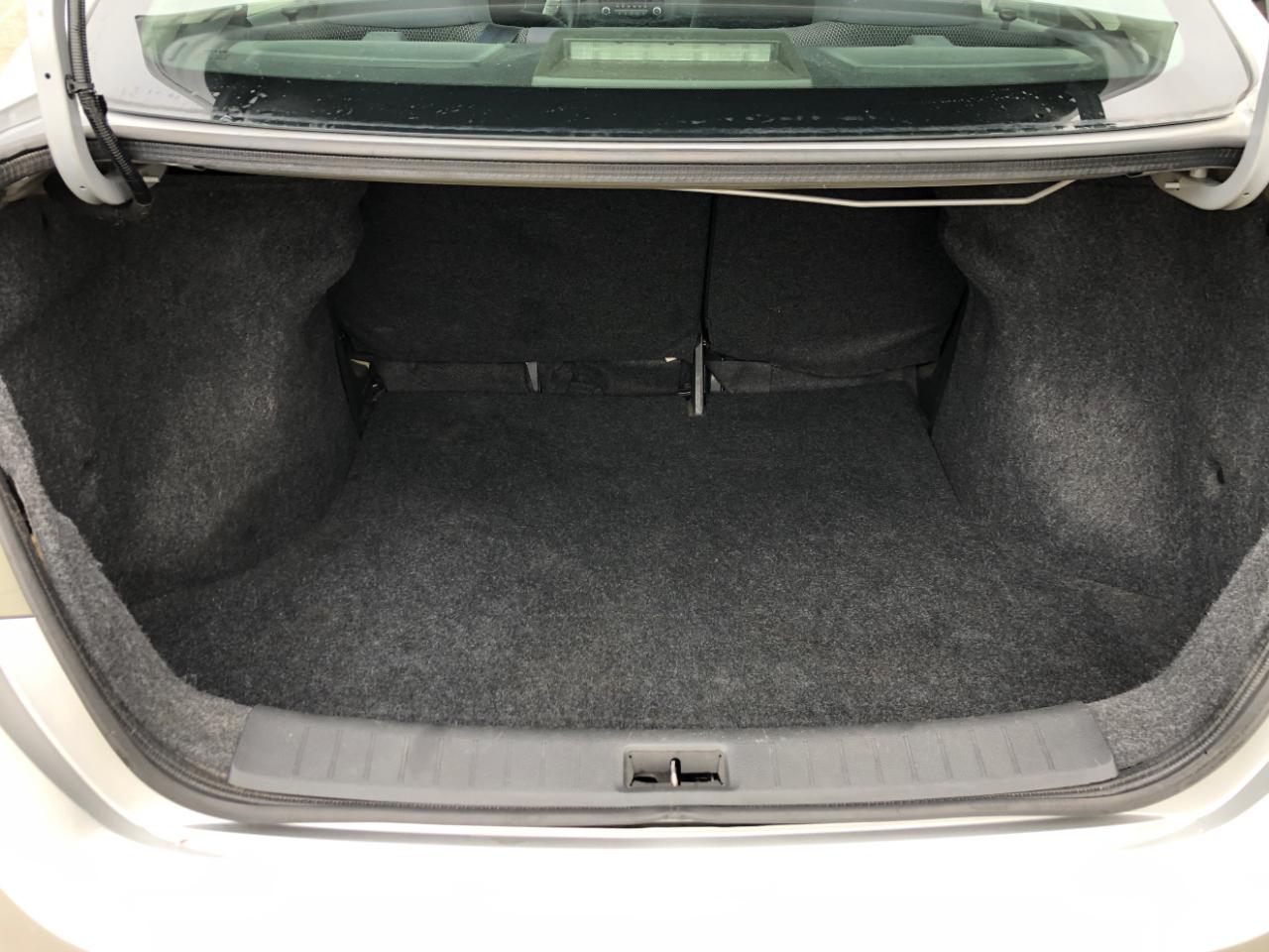 Nissan Sentra 4dr Sdn I4 CVT S 2016