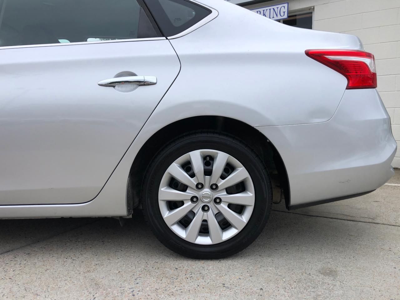 Nissan Sentra 4dr Sdn I4 CVT S 2016