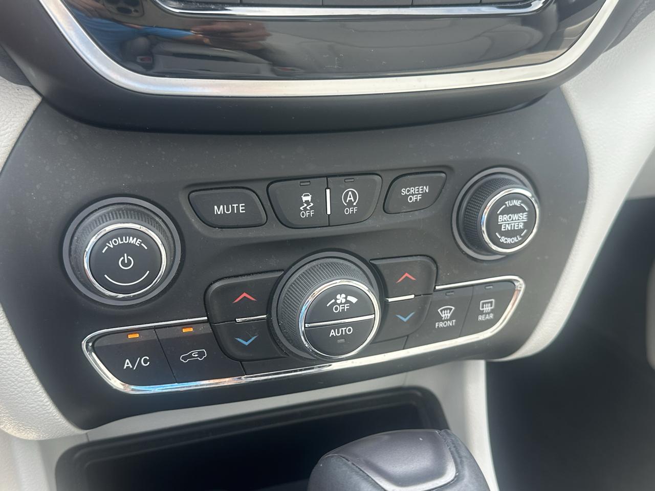 Jeep Cherokee Limited FWD 2020