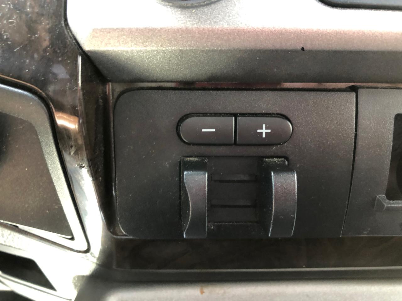 Ford Super Duty F-350 SRW 4WD Crew Cab 172" Platinum 2015