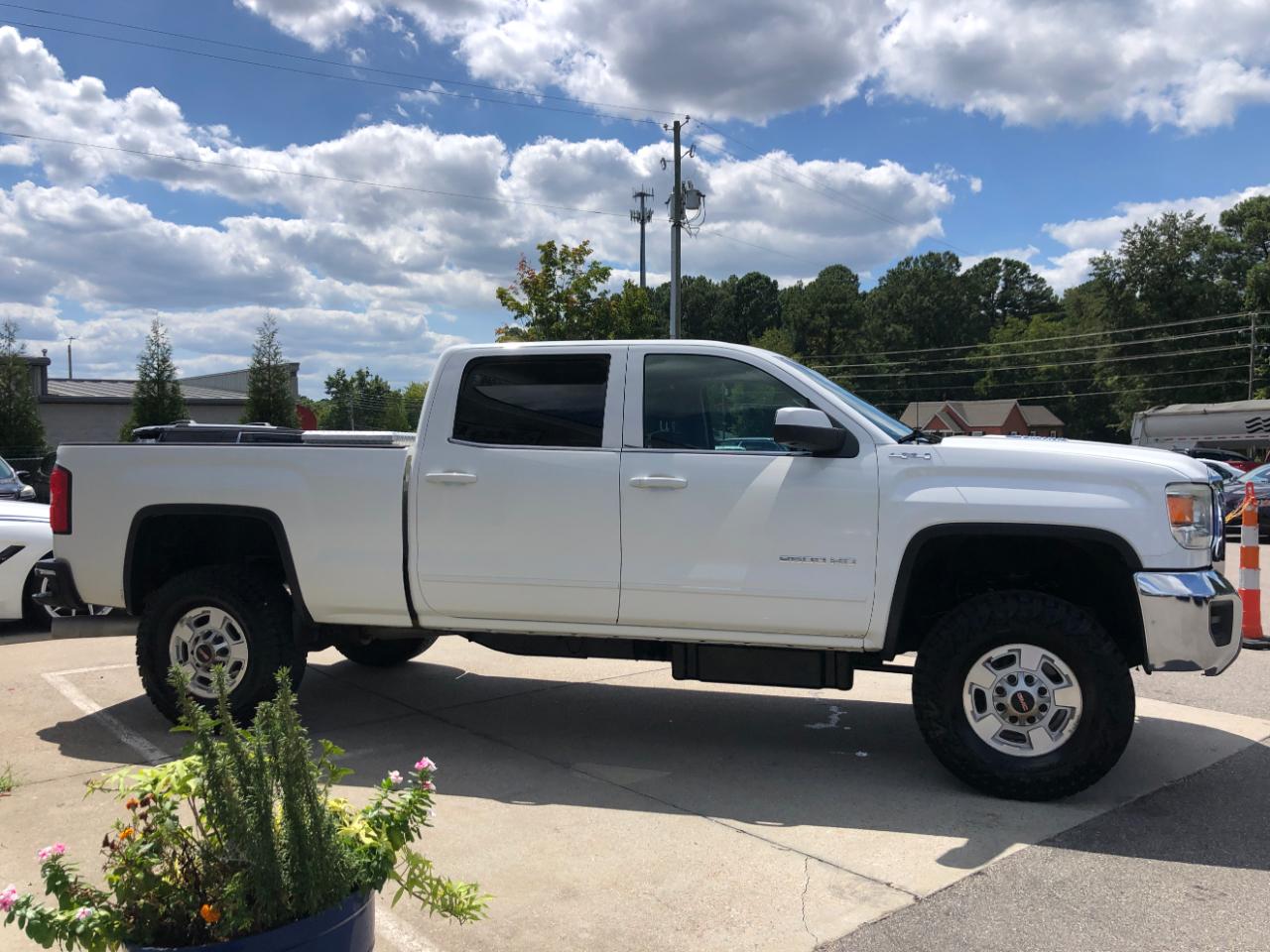 GMC Sierra 2500HD available WiFi 4WD Crew Cab 153.7" SLE 2015