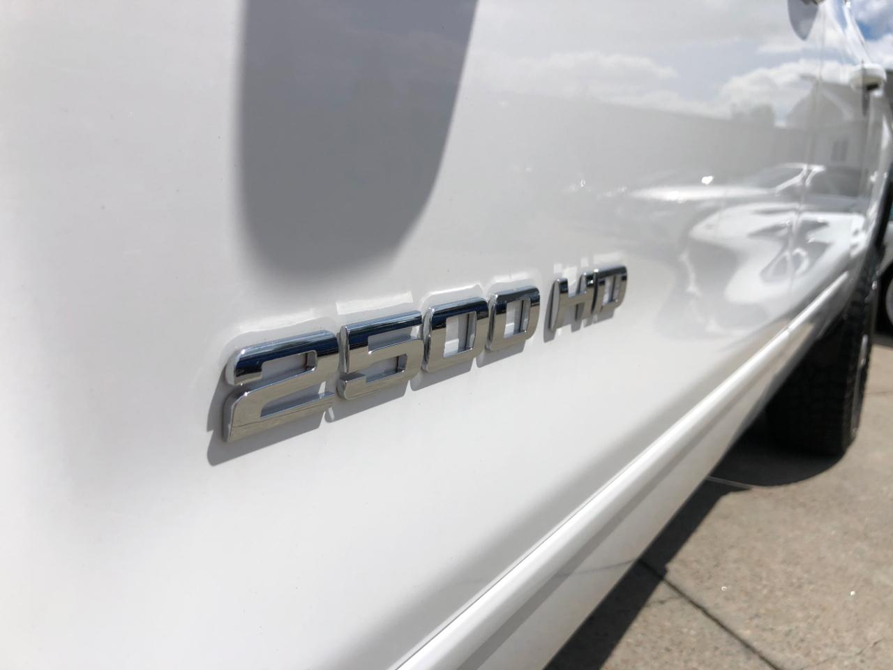 GMC Sierra 2500HD available WiFi 4WD Crew Cab 153.7" SLE 2015