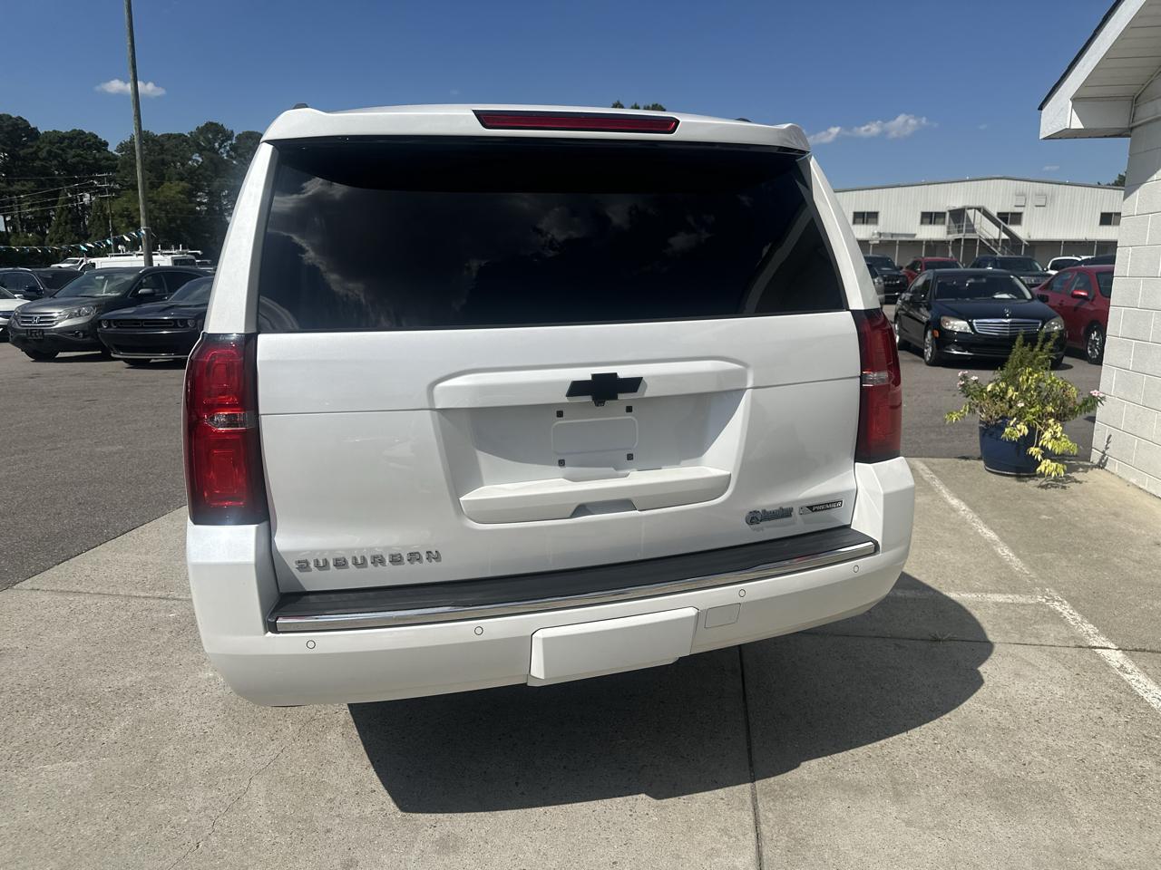 Chevrolet Suburban 4WD 4dr 1500 Premier 2017