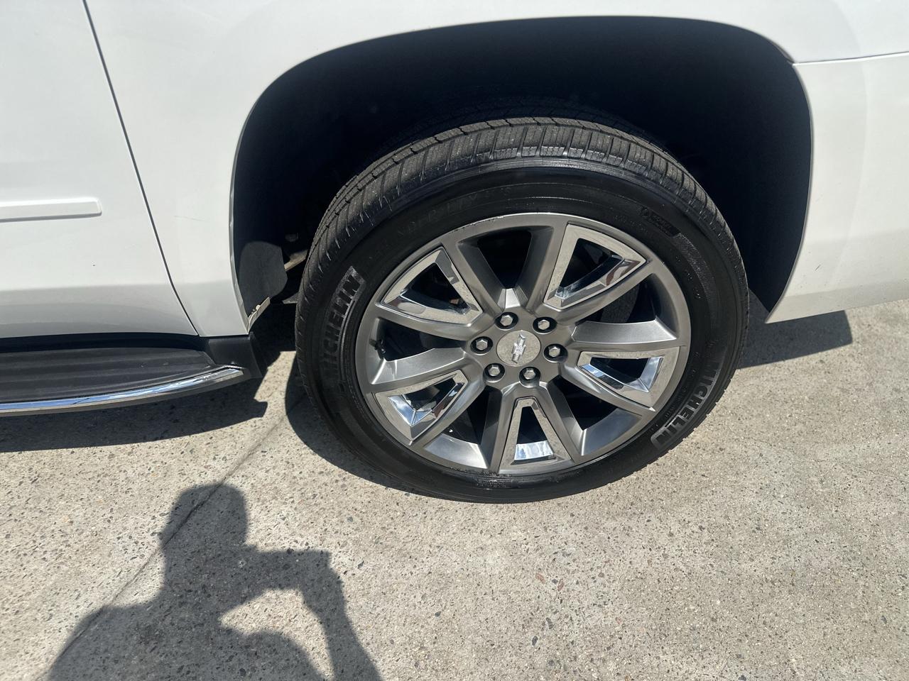 Chevrolet Suburban 4WD 4dr 1500 Premier 2017