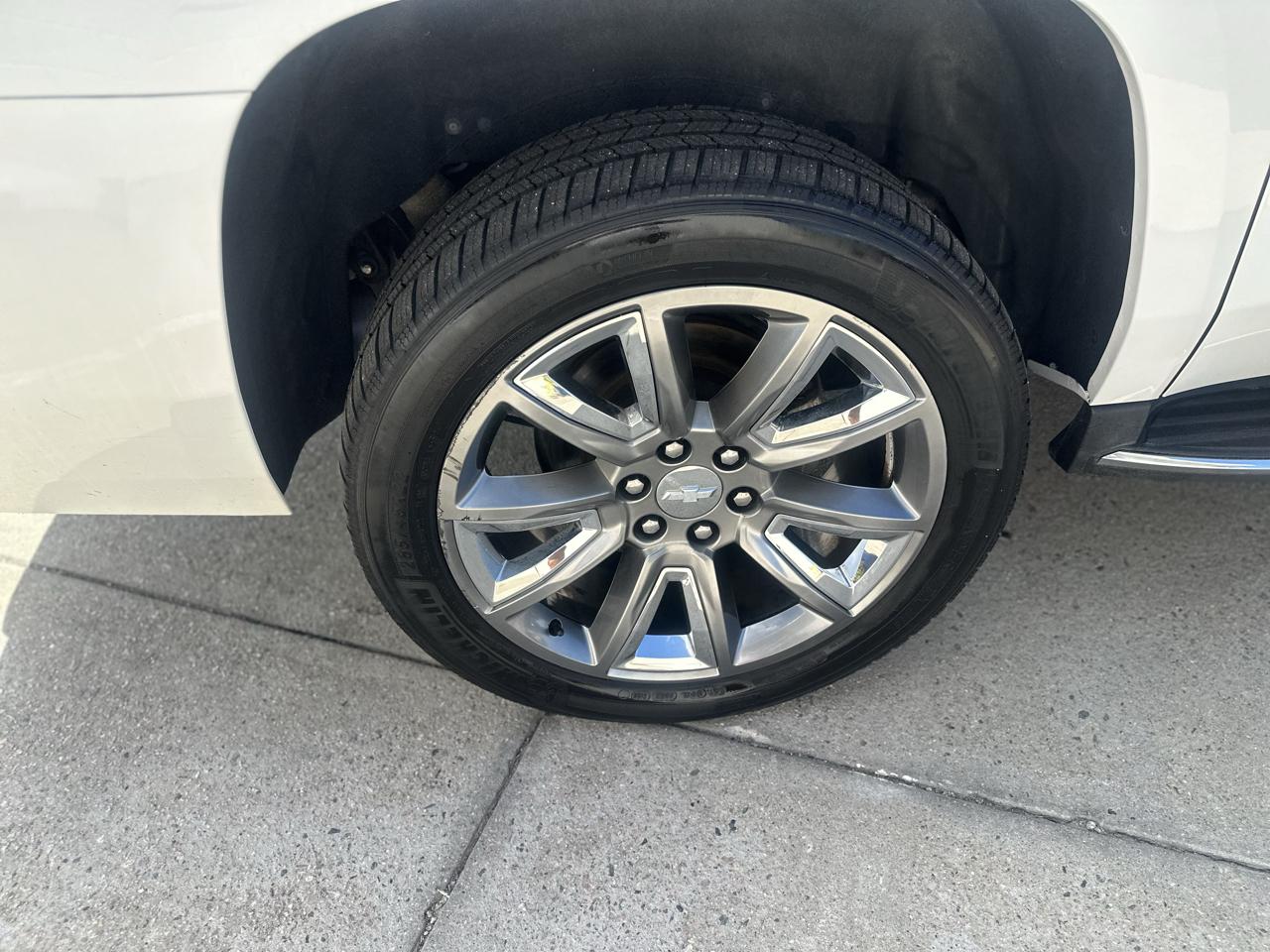 Chevrolet Suburban 4WD 4dr 1500 Premier 2017