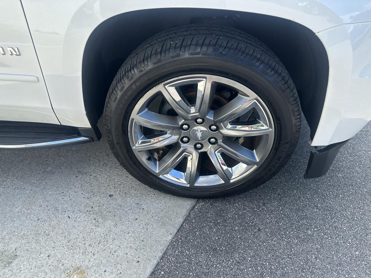 Chevrolet Suburban 4WD 4dr 1500 Premier 2017