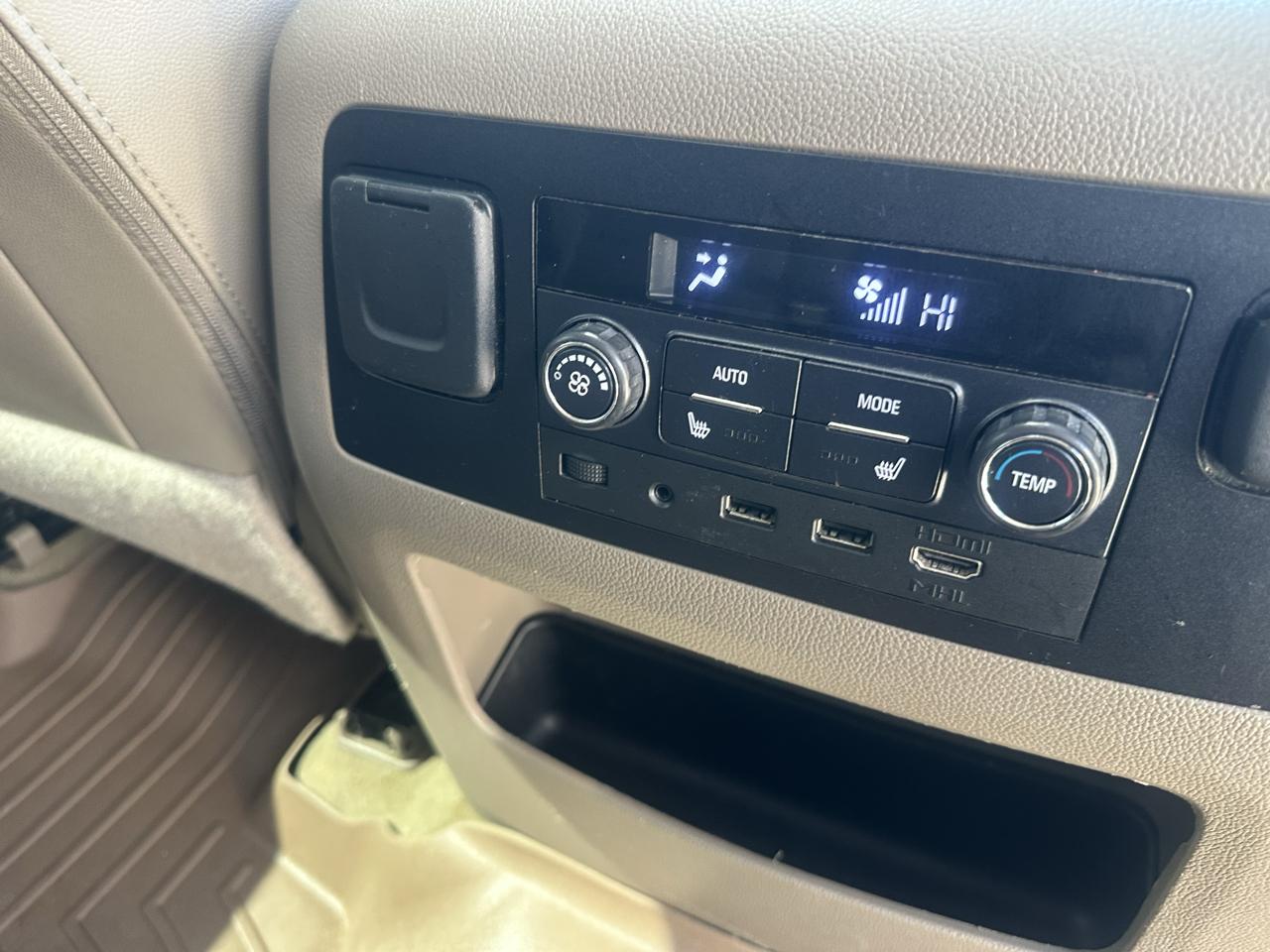 Chevrolet Suburban 4WD 4dr 1500 Premier 2017