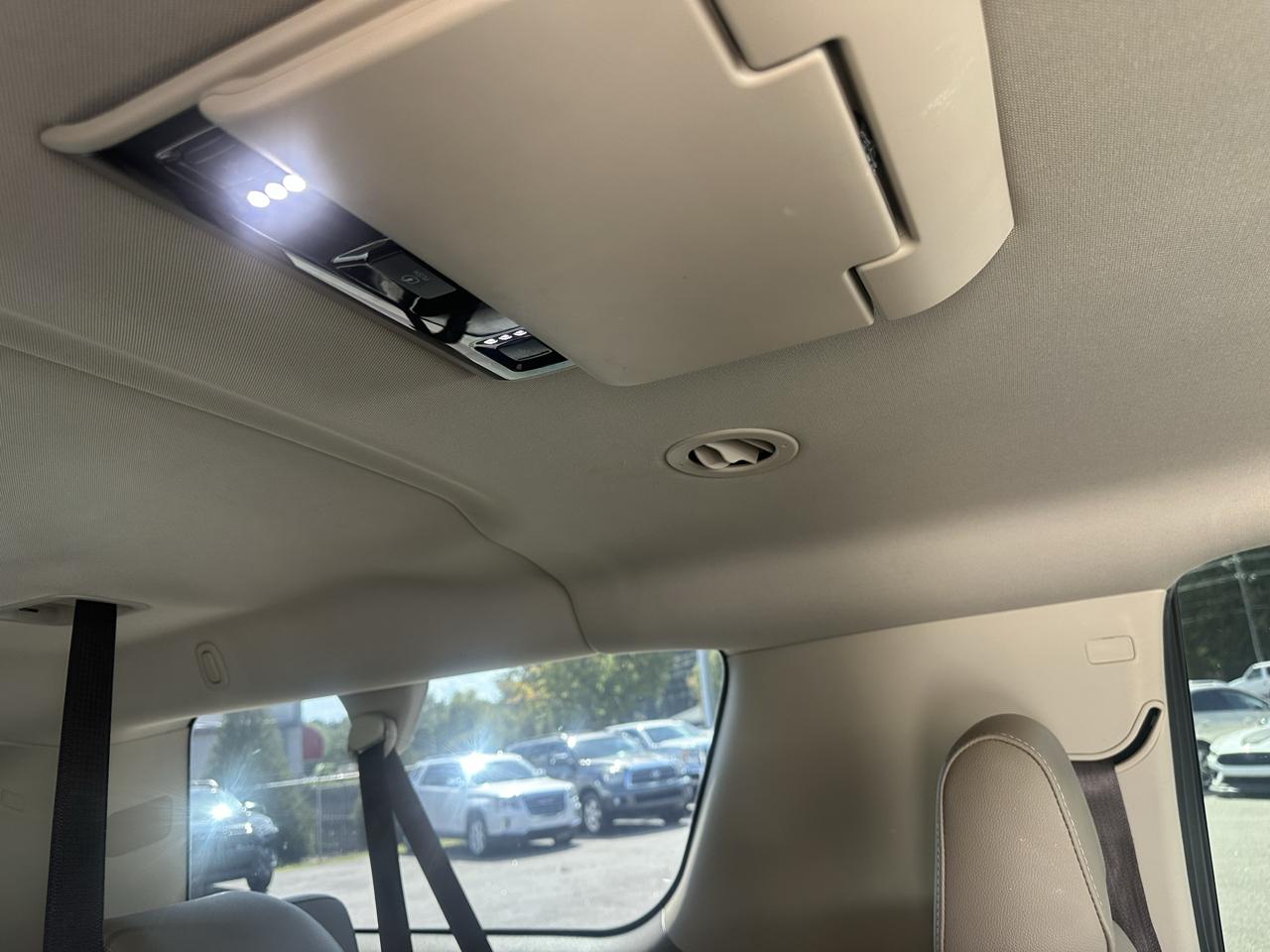 Chevrolet Suburban 4WD 4dr 1500 Premier 2017