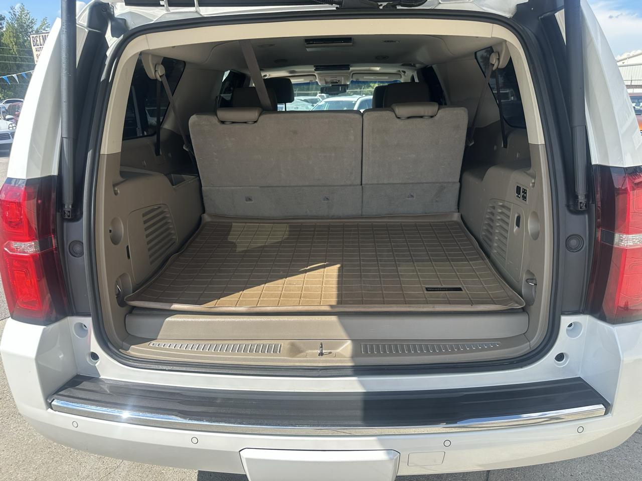 Chevrolet Suburban 4WD 4dr 1500 Premier 2017