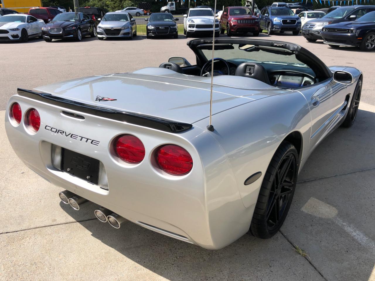 Chevrolet Corvette 2dr Convertible 2004