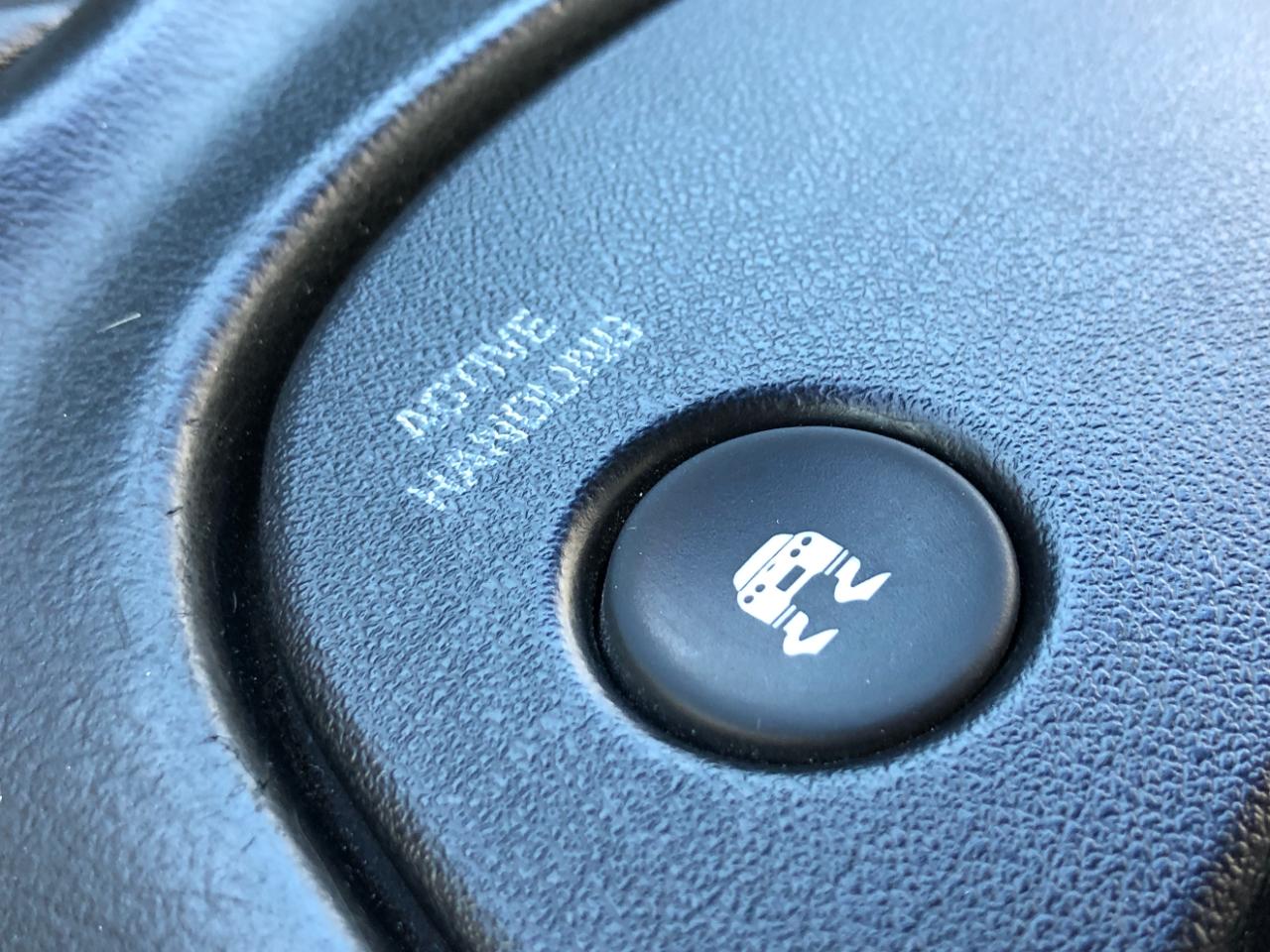Chevrolet Corvette 2dr Convertible 2004