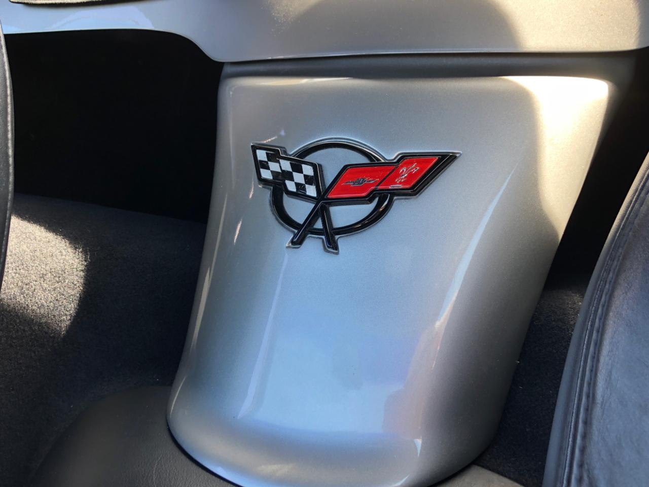 Chevrolet Corvette 2dr Convertible 2004