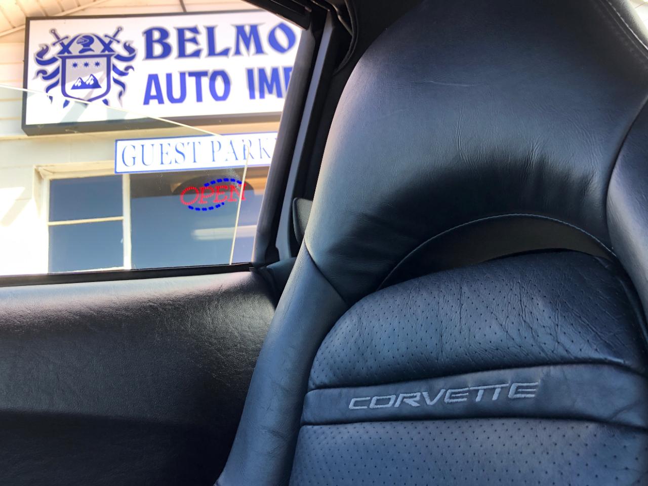 Chevrolet Corvette 2dr Convertible 2004