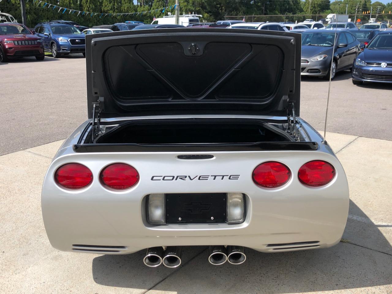 Chevrolet Corvette 2dr Convertible 2004
