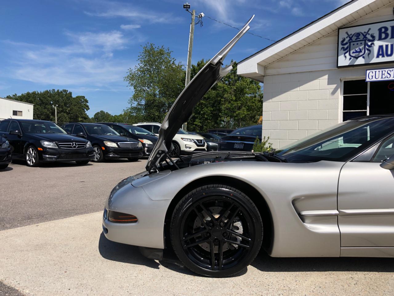 Chevrolet Corvette 2dr Convertible 2004