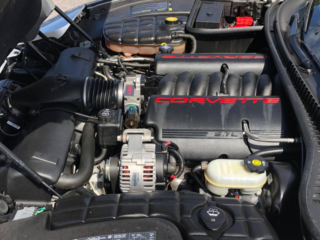 Chevrolet Corvette 2dr Convertible 2004
