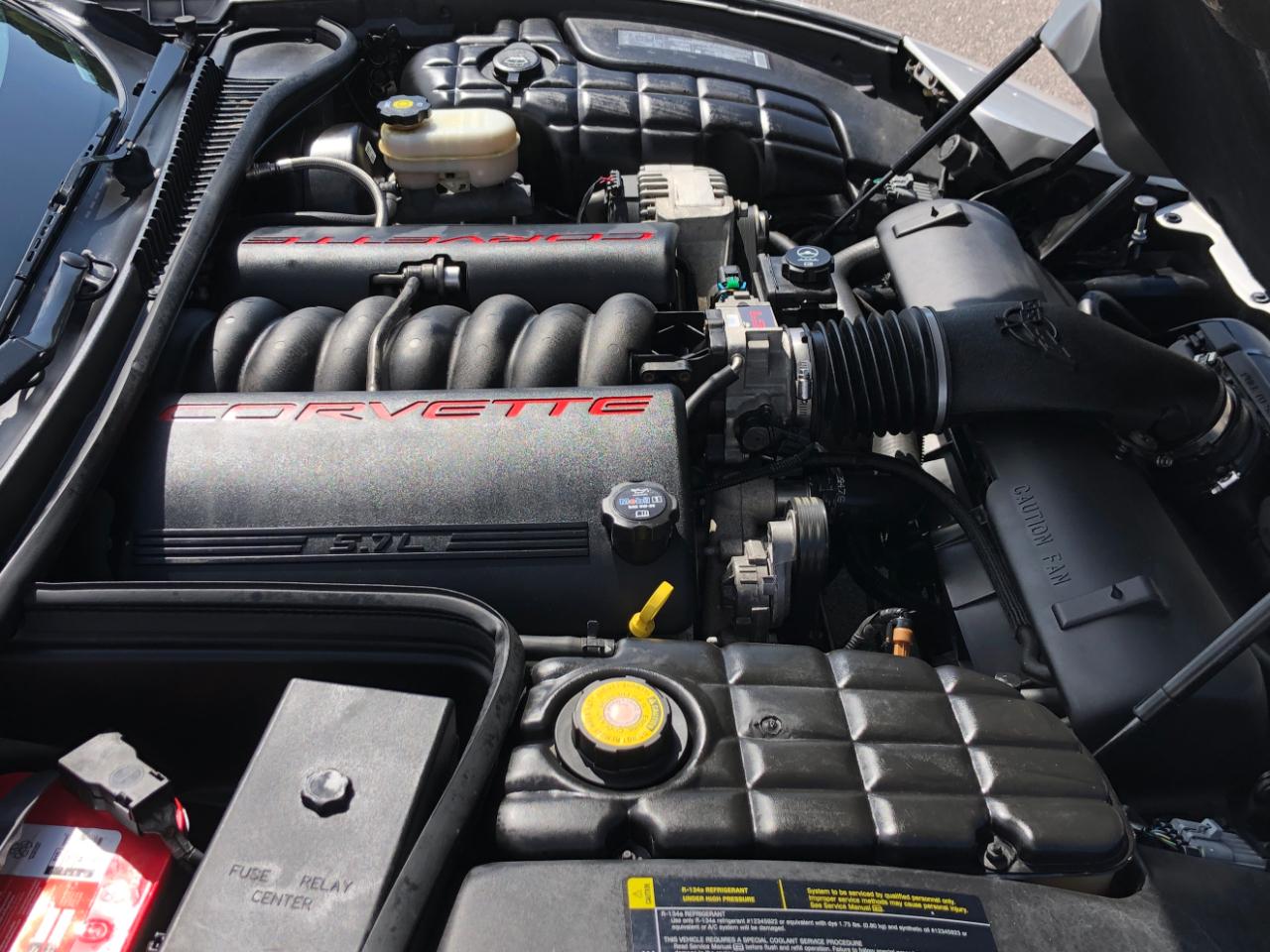Chevrolet Corvette 2dr Convertible 2004