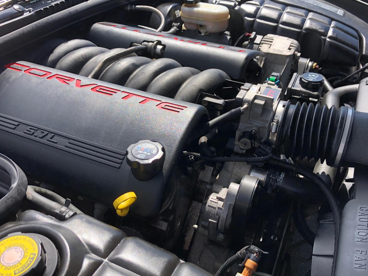 Chevrolet Corvette 2dr Convertible 2004