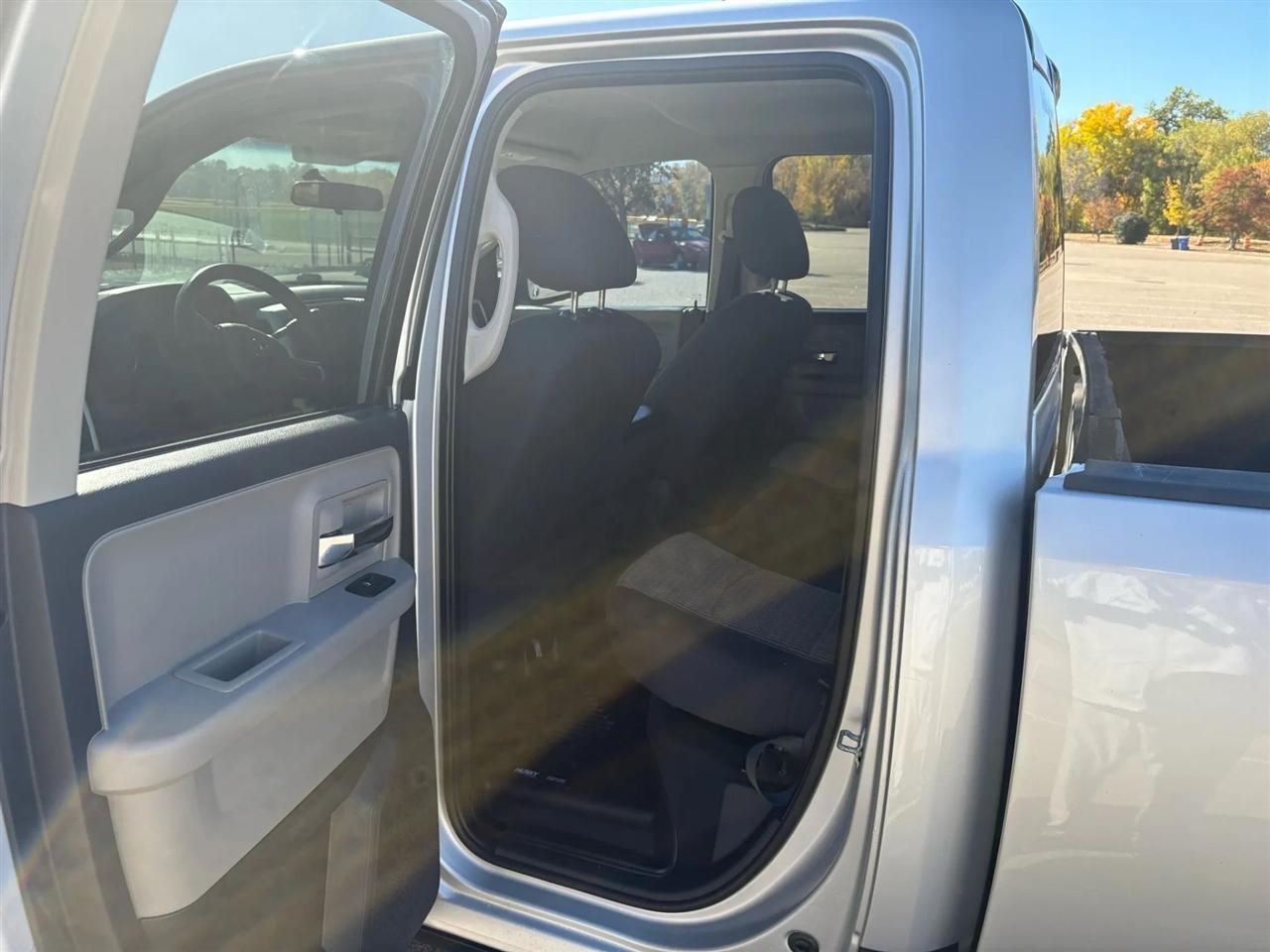 RAM 1500 SLT Quad Cab 2WD 2011