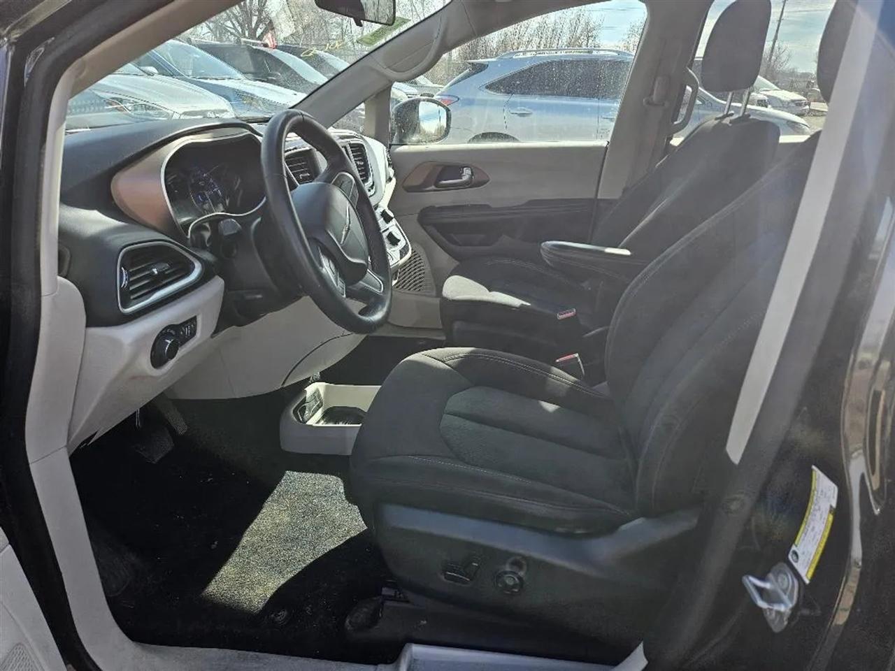 Chrysler Voyager LX 2022