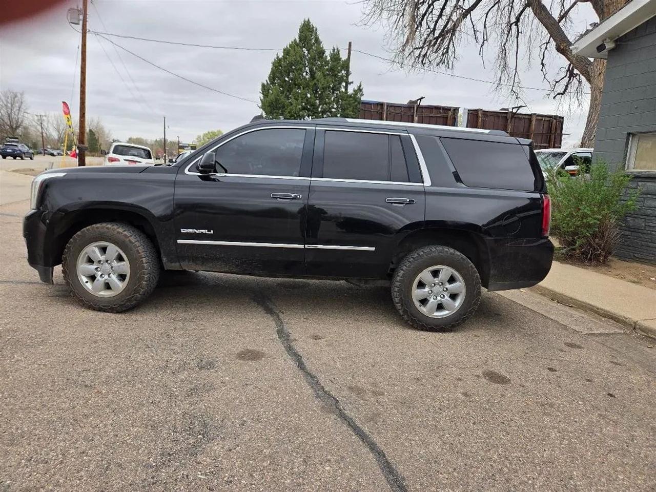 GMC Yukon Denali 4WD 2016