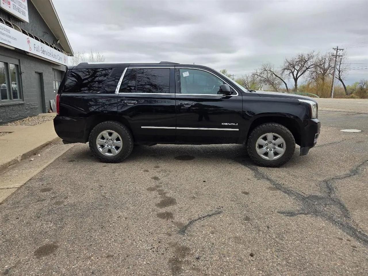 GMC Yukon Denali 4WD 2016