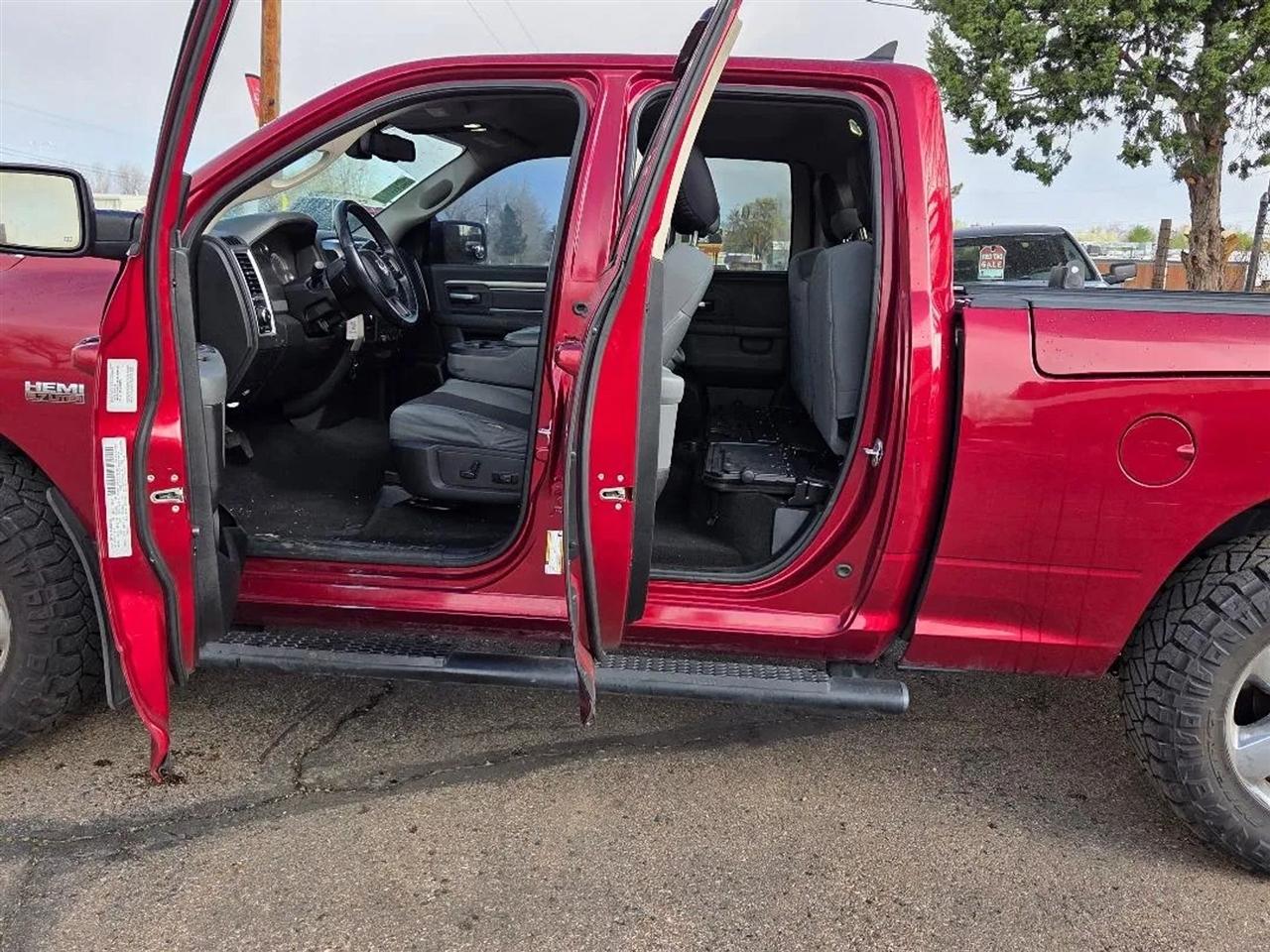 RAM 1500 SLT Quad Cab 4WD 2013
