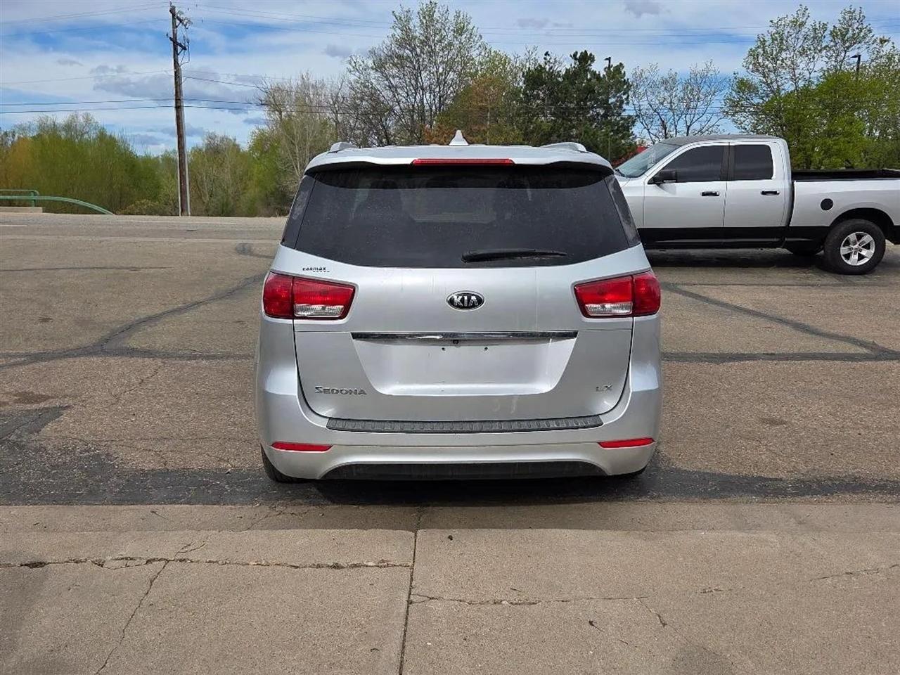 Kia Sedona LX 2015