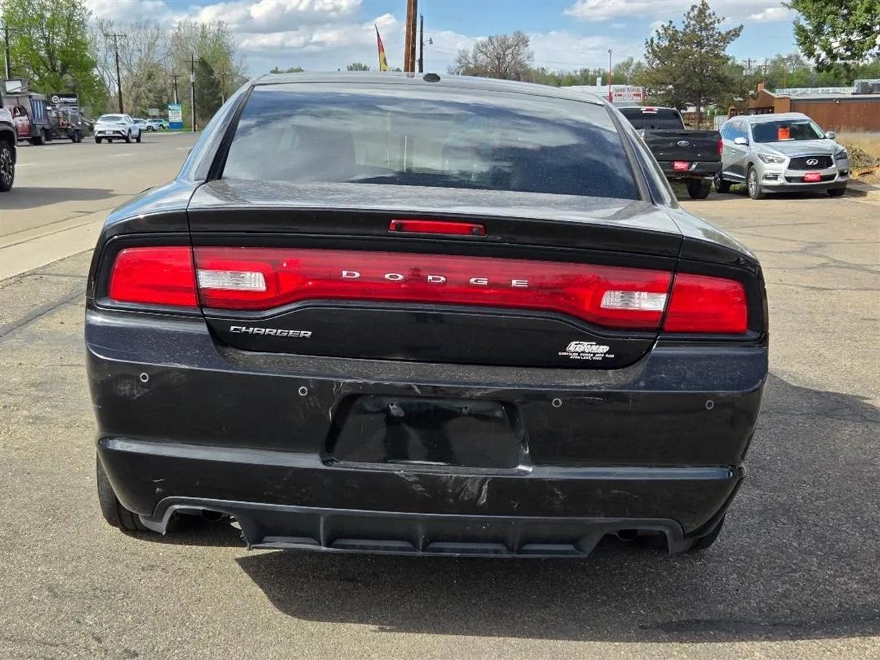 Dodge Charger SE 2011