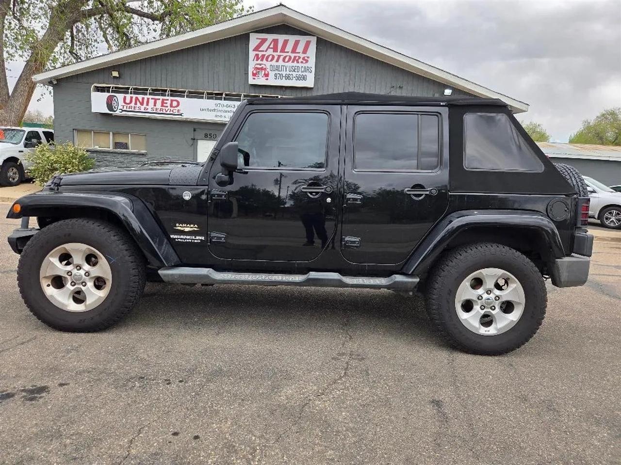 Jeep Wrangler Unlimited Sahara 4WD 2013