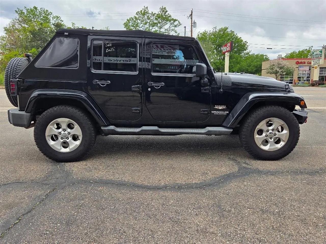 Jeep Wrangler Unlimited Sahara 4WD 2013