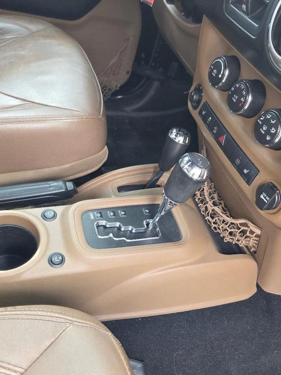 Jeep Wrangler Unlimited Sahara 4WD 2013