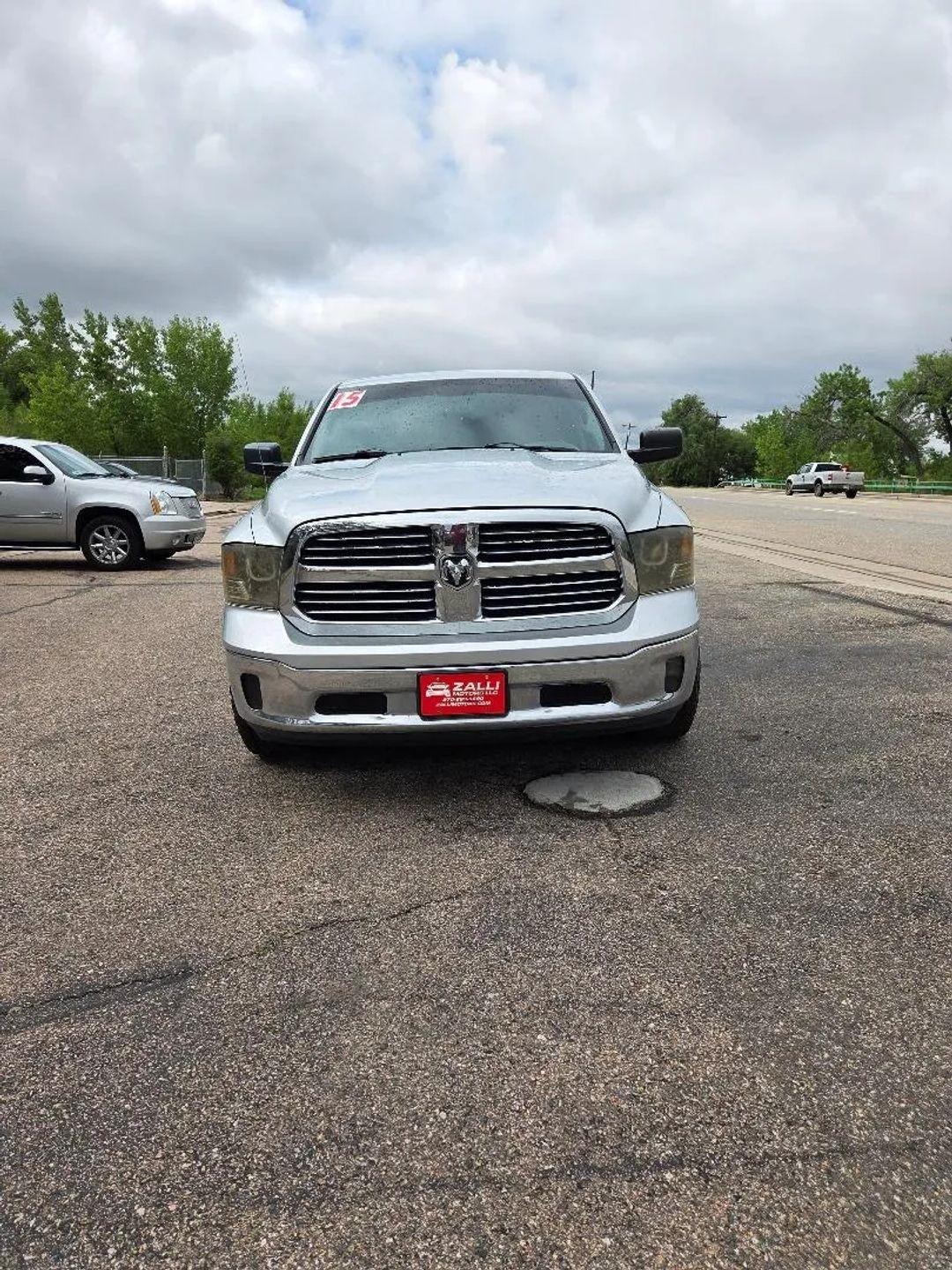 RAM 1500 SLT Quad Cab 2WD 2015