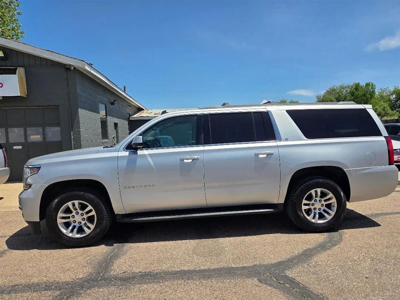 Chevrolet Suburban LT 4WD 2015