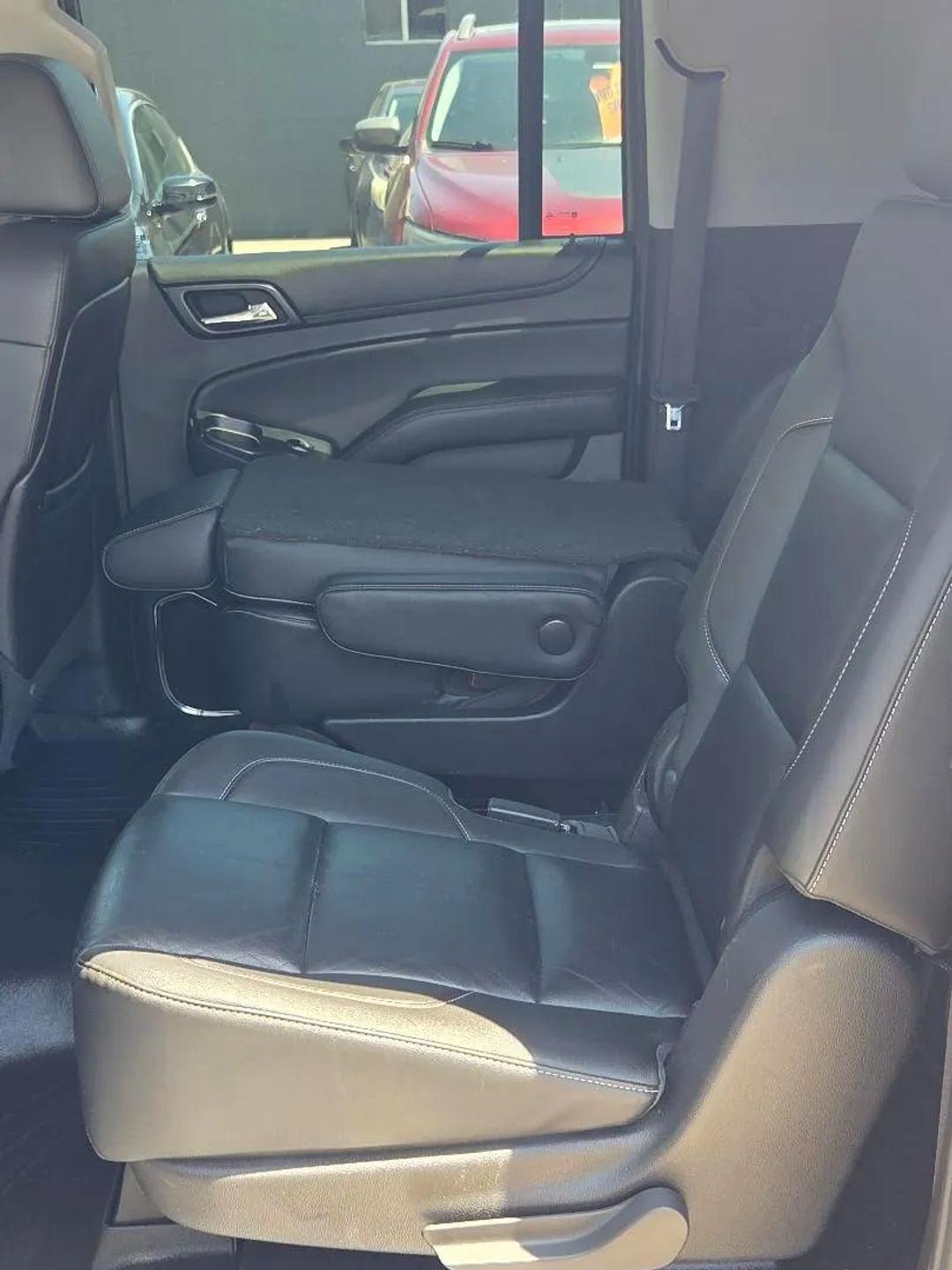 Chevrolet Suburban LT 4WD 2015
