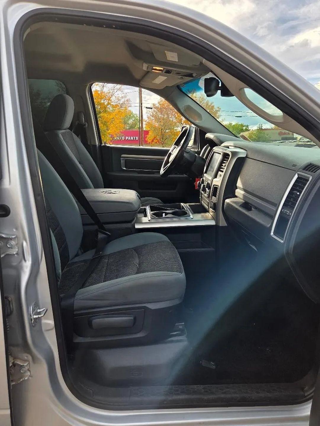 RAM 1500 SLT Crew Cab SWB 4WD 2014
