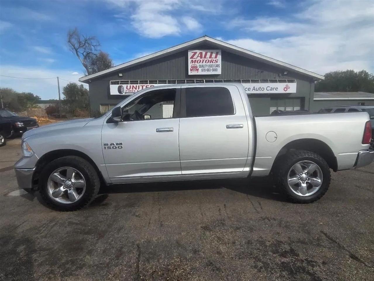 RAM 1500 SLT Crew Cab SWB 4WD 2014