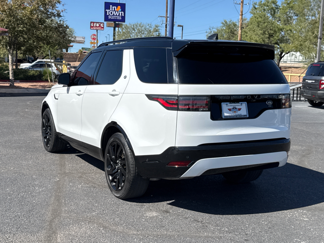 Land Rover Discovery R-Dynamic S 2022 Land Rover Discovery R-Dynamic S 2022