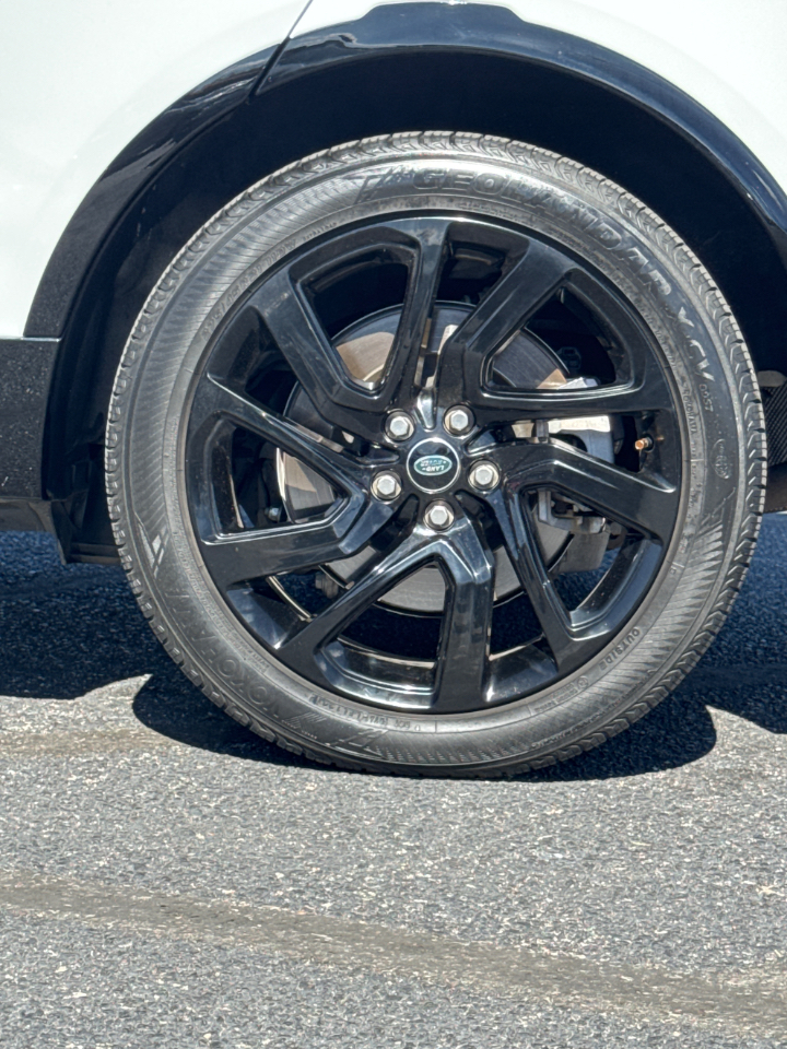 Land Rover Discovery R-Dynamic S 2022 Land Rover Discovery R-Dynamic S 2022