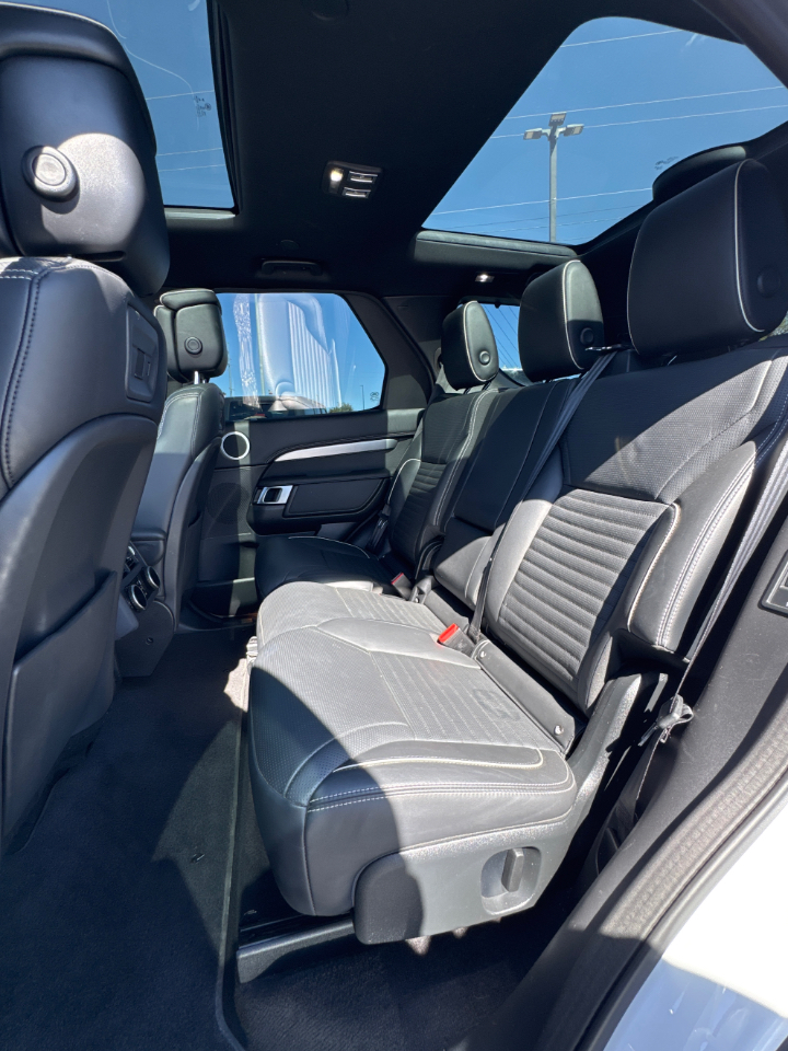 Land Rover Discovery R-Dynamic S 2022 Land Rover Discovery R-Dynamic S 2022