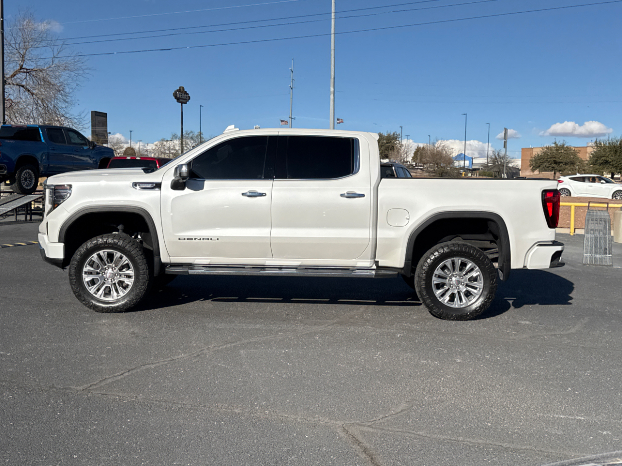 GMC Sierra 1500 Denali Crew Cab Short Box 4WD 2023