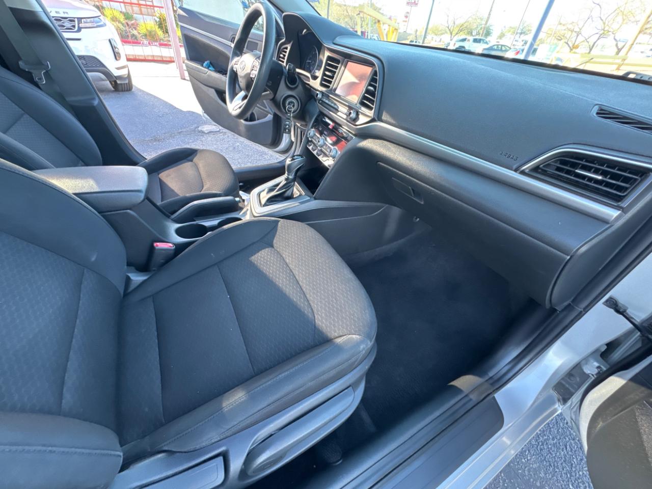 Hyundai Elantra SEL 2.0L Auto 2020