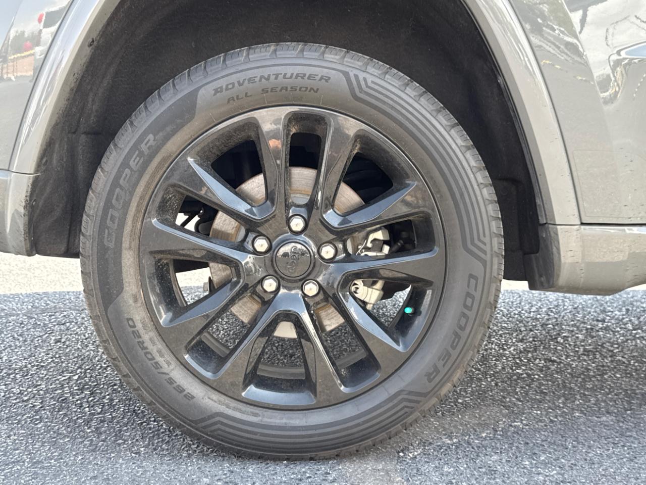 Jeep Grand Cherokee Laredo 4WD 2020